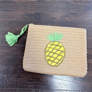 NWOT MUD PIE PINEAPPLE COSMETIC CLUTCH BAG